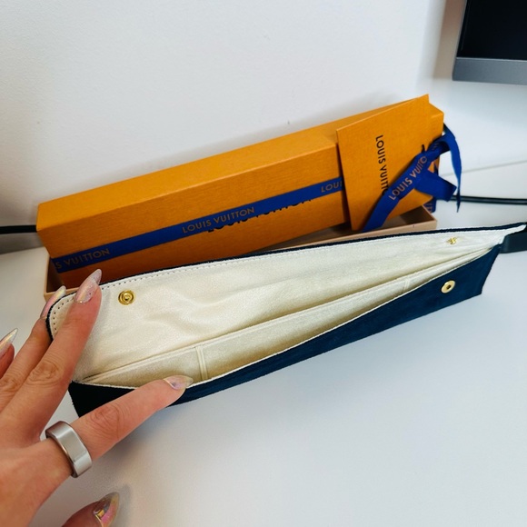 Louis Vuitton traveler watch case - navy blue suede - Picture 2 of 4